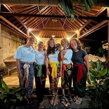 Lembongan Hostel Nusa Lembongan Eksteriør bilde
