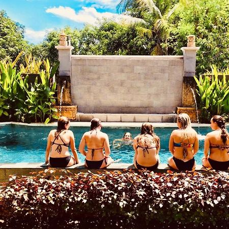 Lembongan Hostel Nusa Lembongan Eksteriør bilde