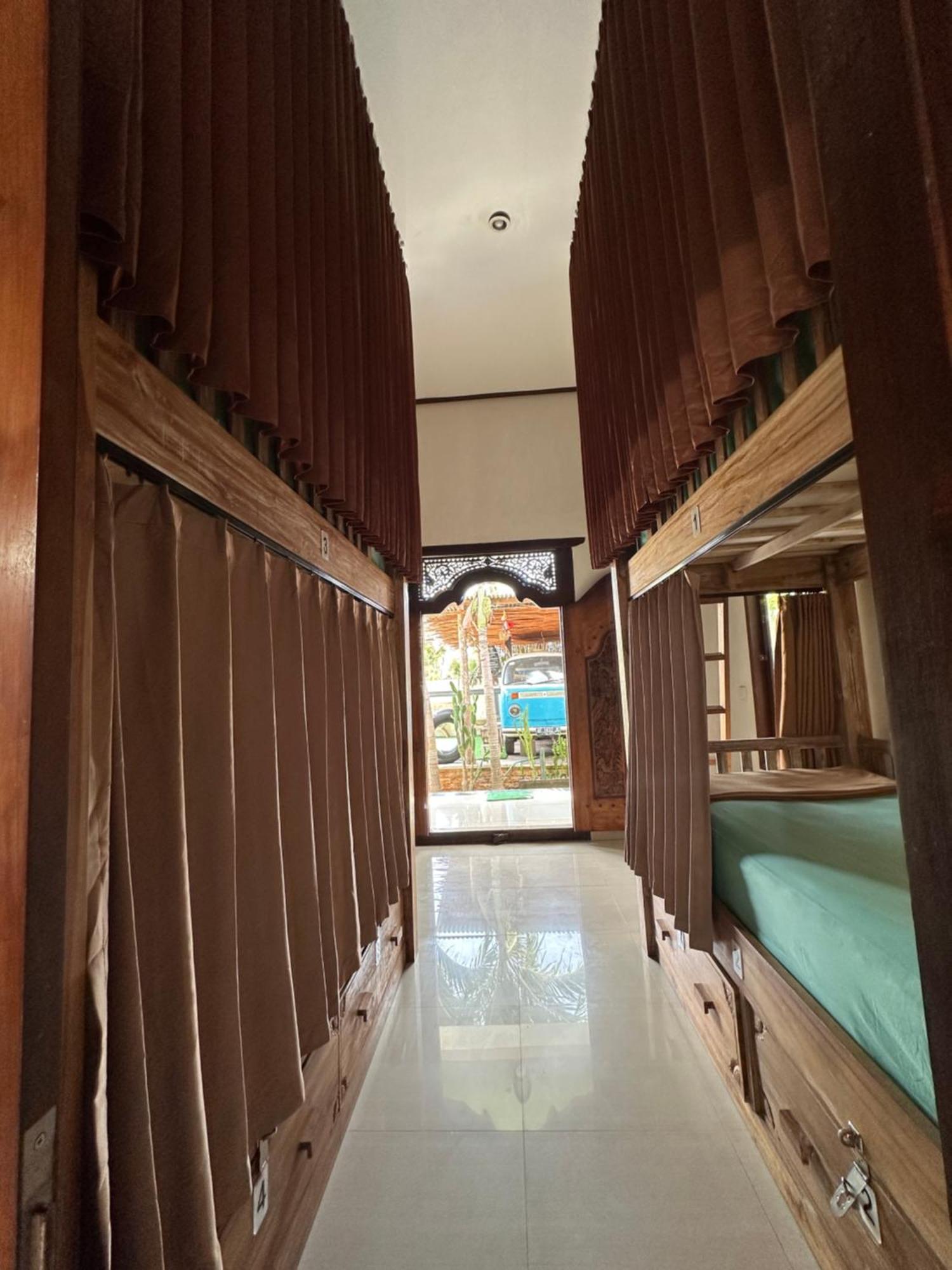 Lembongan Hostel Nusa Lembongan Eksteriør bilde