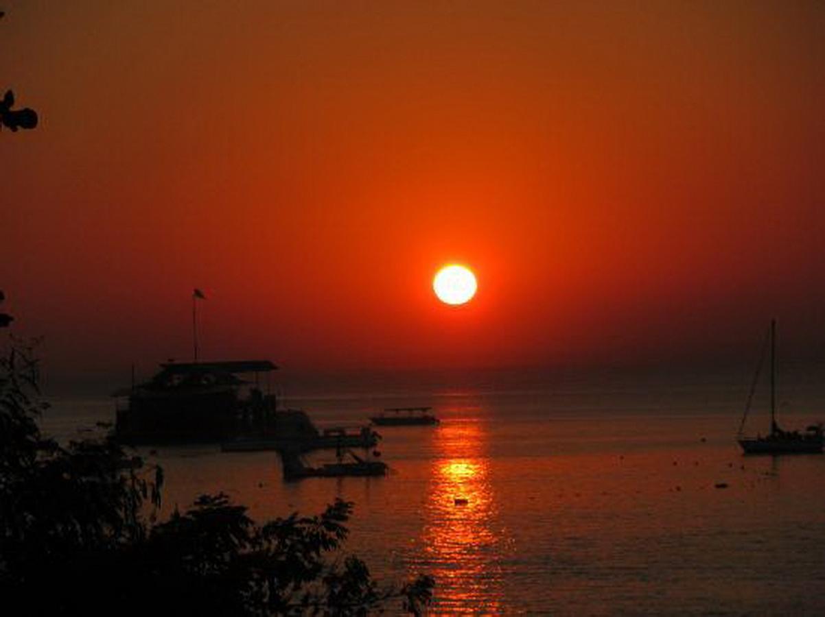 Lembongan Hostel Nusa Lembongan Eksteriør bilde