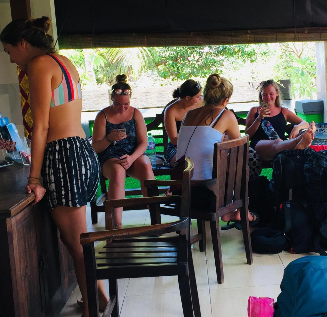 Lembongan Hostel Nusa Lembongan Eksteriør bilde