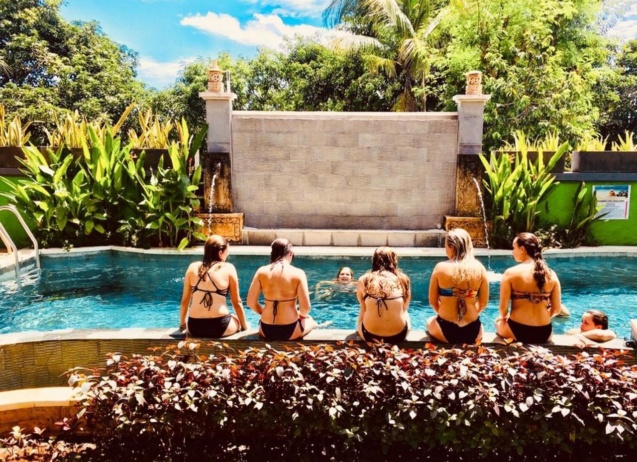 Lembongan Hostel Nusa Lembongan Eksteriør bilde